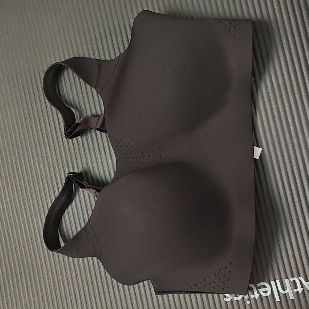 EUC Victoria Secret Featherweight Max 36D
